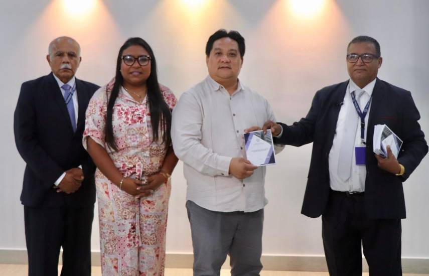 Contraloría y AMUPA capacitan a alcaldes sobre el nuevo Manual de Uso y Manejo de Fondos Públicos.