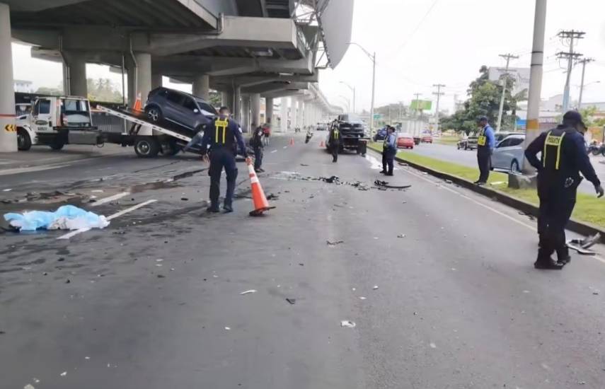 Una persona fallece tras colisión múltiple en la avenida Domingo Díaz