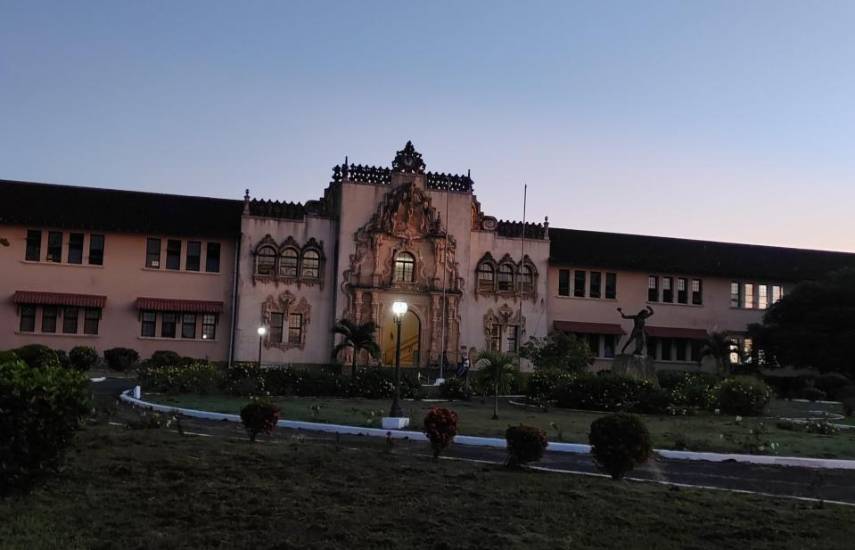 Escuela Normal de Santiago inicia paro de 48 horas