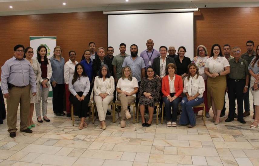 Realizan taller multisectorial para mejorar el manejo de desechos plásticos