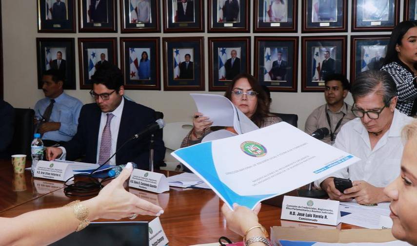 La reducción de las comisiones y descuentos por ausencia, en debate