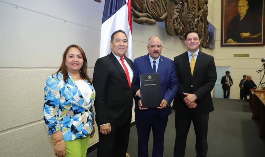 La Asamblea confirmó la designación de Isidro Carbonell como director de la LNB
