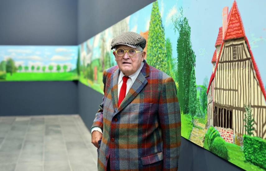 El británico David Hockney, gran figura del arte contemporáneo, muere a los 88 años
