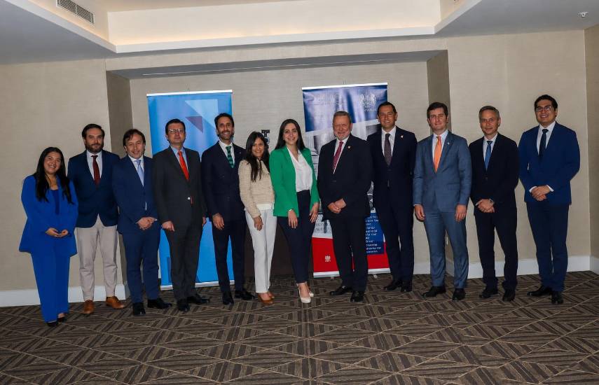 El CAF y el Reino Unido apoyarán becas Chevening para estudios de sostenibilidad en Panamá, Colombia y Perú