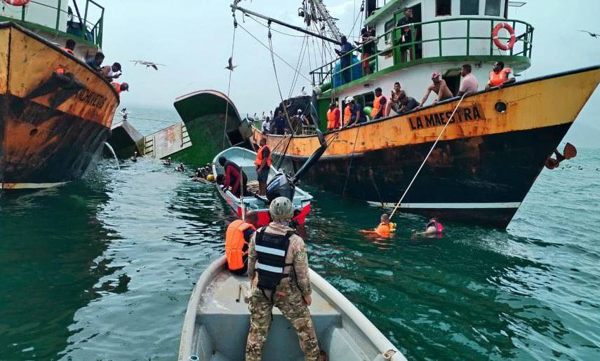 Rescatan a náufrago y confirman un fallecido tras naufragio en Puerto Caimito; buscan a último desaparecido