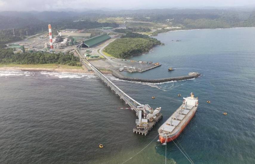 Ministro Alfaro presenta iniciativas para impulsar la economía