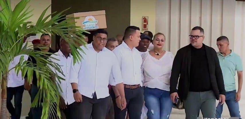 Al menos 5 grupos aspiran a convertirse en partidos