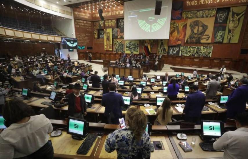 Ecuador elevará el IVA de 12% a 13% tras falta de acuerdo en el Congreso
