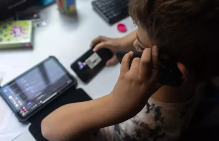 El 40% de los hogares, preocupados por la cantidad de tiempo que pasan conectados a dispositivos electrónicos, según EY