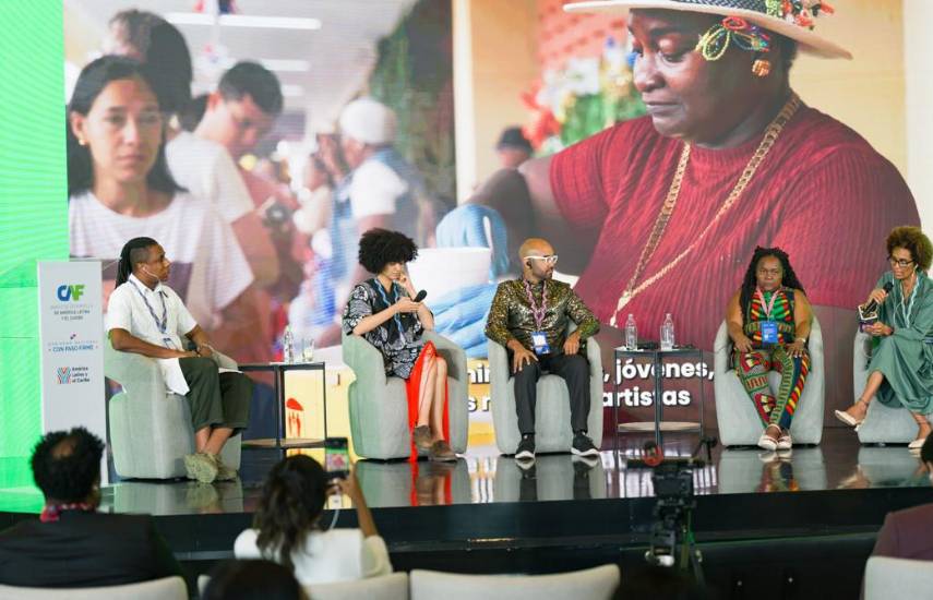 Expertos durante el foro “Las afrodiásporas en América Latina” en CAF.