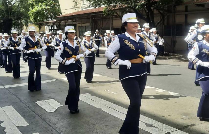 EDITORIAL : ¿Se deben celebrar las fiestas patrias?