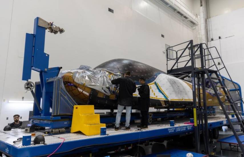 El primer avión espacial carguero ya está en el Centro Kennedy