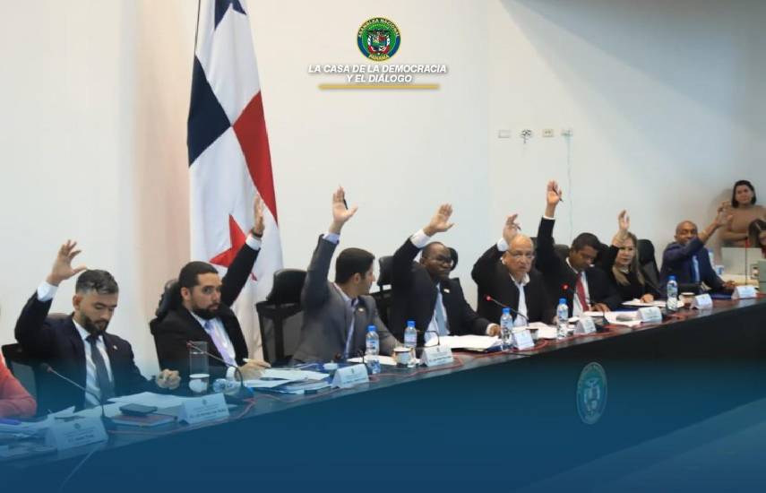 Comisión de Gobierno remite lista de siete aspirantes a Defensor del Pueblo; excluyen a Eduardo Leblanc