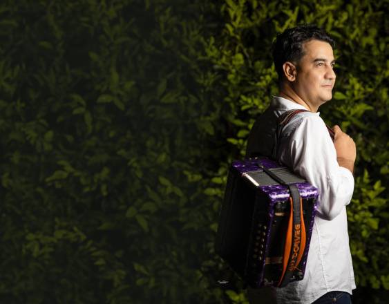 Adonis Cárdenas, “El Caballero del Acordeón”