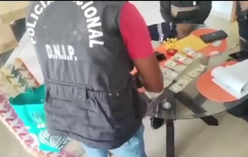 Policía Nacional decomisa más de $19 mil en efectivo en diligencias de allanamiento