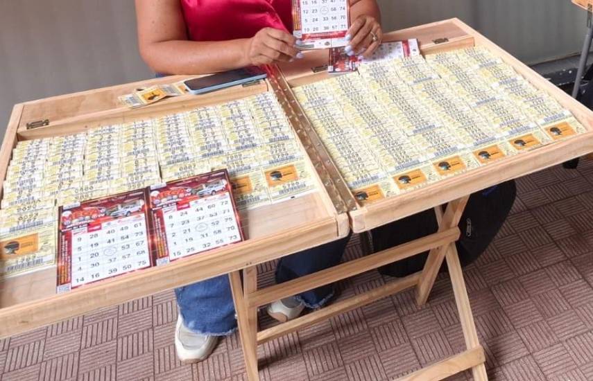 Billeteros protestan en Penonomé y exigen aumento de comisiones a la Lotería