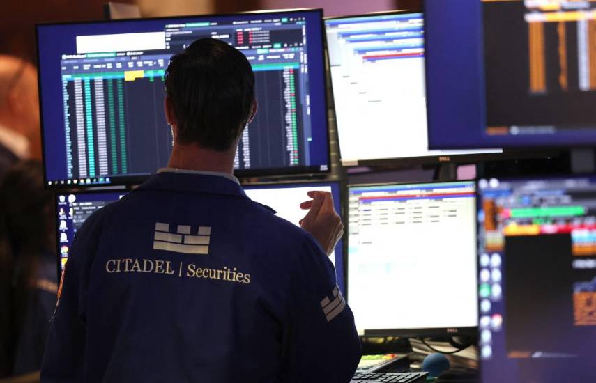 Wall Street recupera terreno con la caída del petróleo