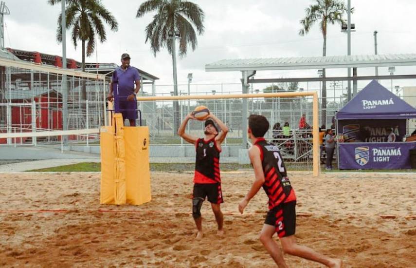 Aspiran a dejar a sus rivales en la arena