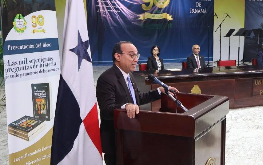 Rector Eduardo Flores presenta declaración jurada y descarta reelección en la UP