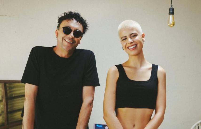 Los artistas Andrés Cepeda y Annasofía.