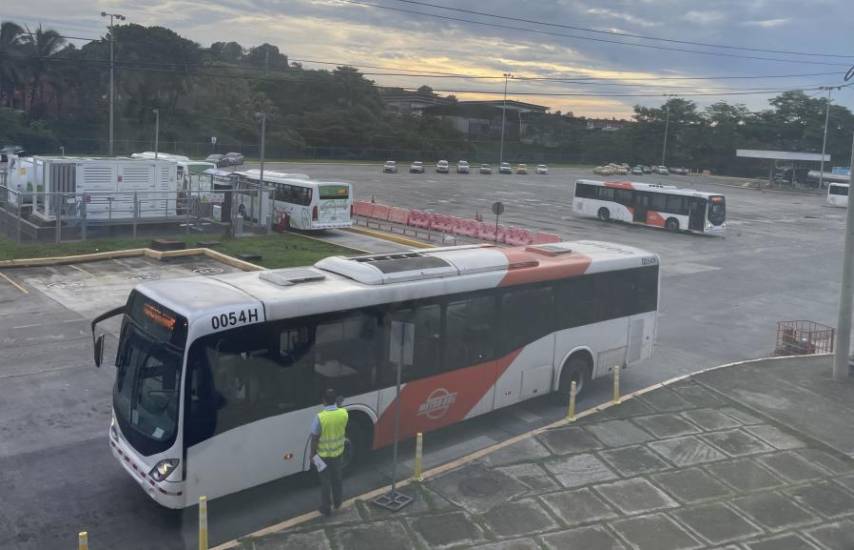 MiBus despacha 670 buses diariamente; deberían ser más de 900, revela el gerente Campana