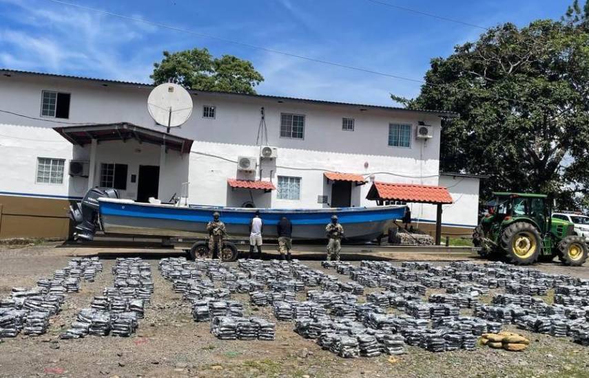 Incautan más de 5.5 toneladas de droga en operativo marítimo al sur de Punta Burica