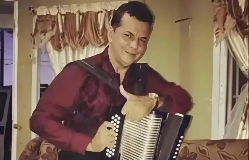 Advierte sobre la decadencia en la música típica