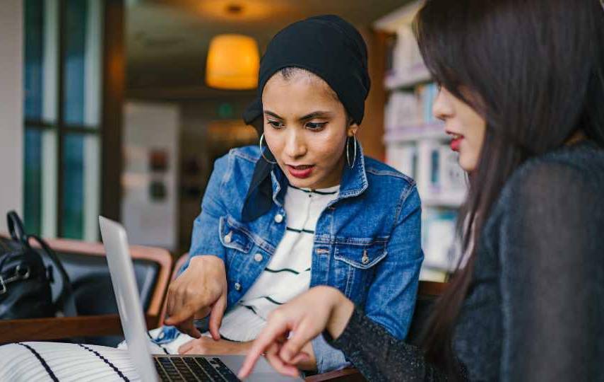 ¿Es correcto emprender un negocio siendo joven?