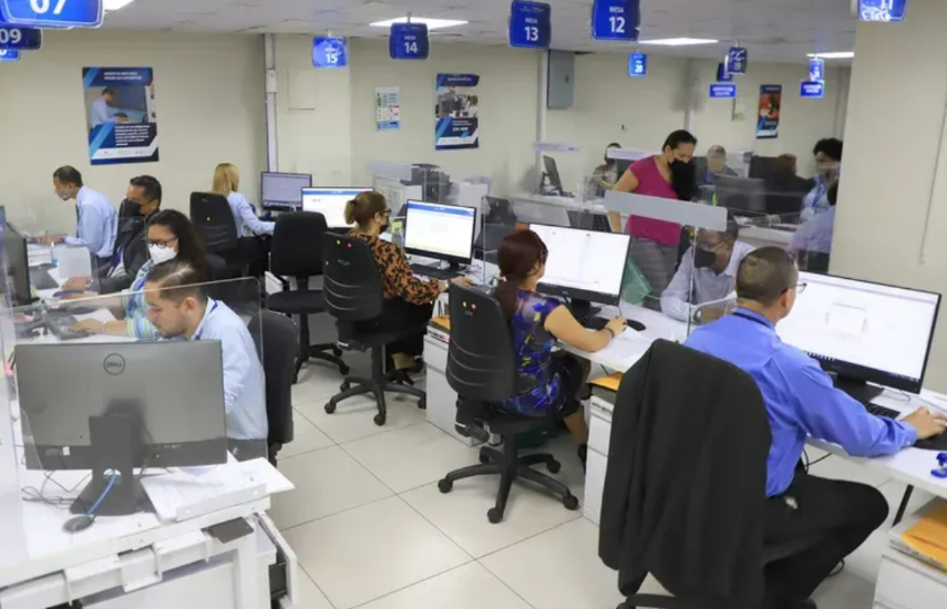 Gobierno decreta cierre de oficinas públicas por Carnaval