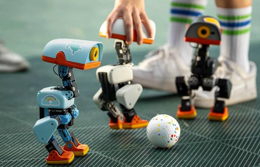 Así es Microduck, el robot en forma de pato de Hugging Face que canta