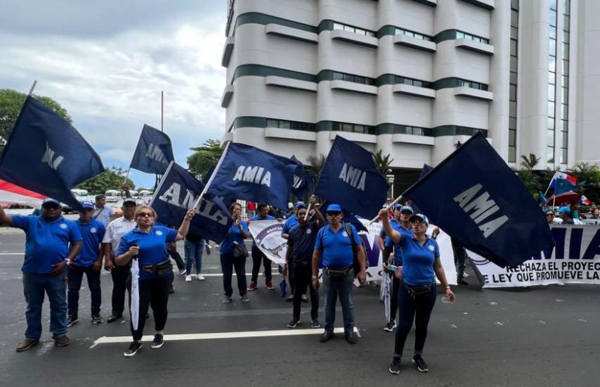 Maestros Independientes Auténticos exigen el desembolso de pagos retenidos para negociar la finalización de huelga