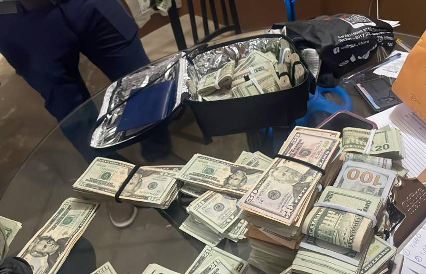 ML | Parte del dinero incautado.