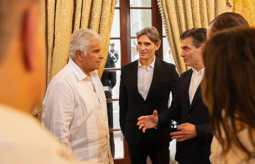 Presidente electo de Bolivia estrecha lazos con Panamá