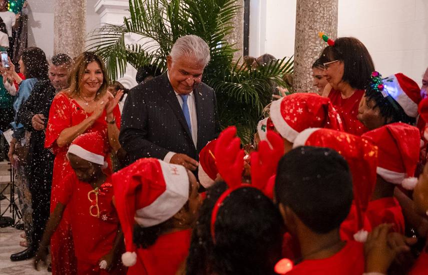 Presidencia de Panamá realiza encendido navideño 2025