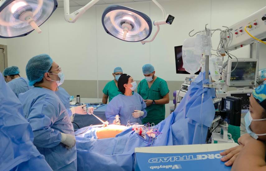 Cirugía de alta complejidad avanza con tecnología robótica en Chiriquí