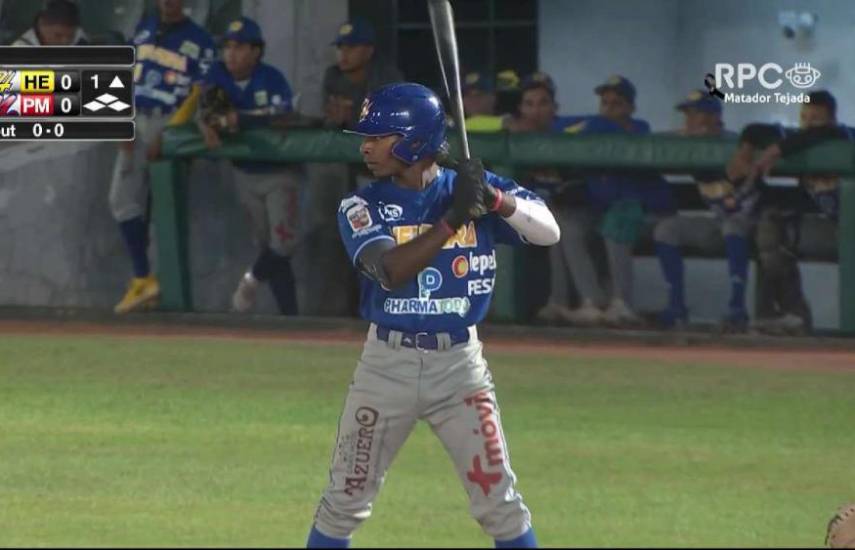 Ofensiva vence al picheo en béisbol juvenil