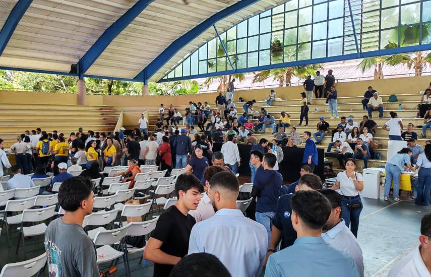 Arranca la tercera asamblea general de Vamos
