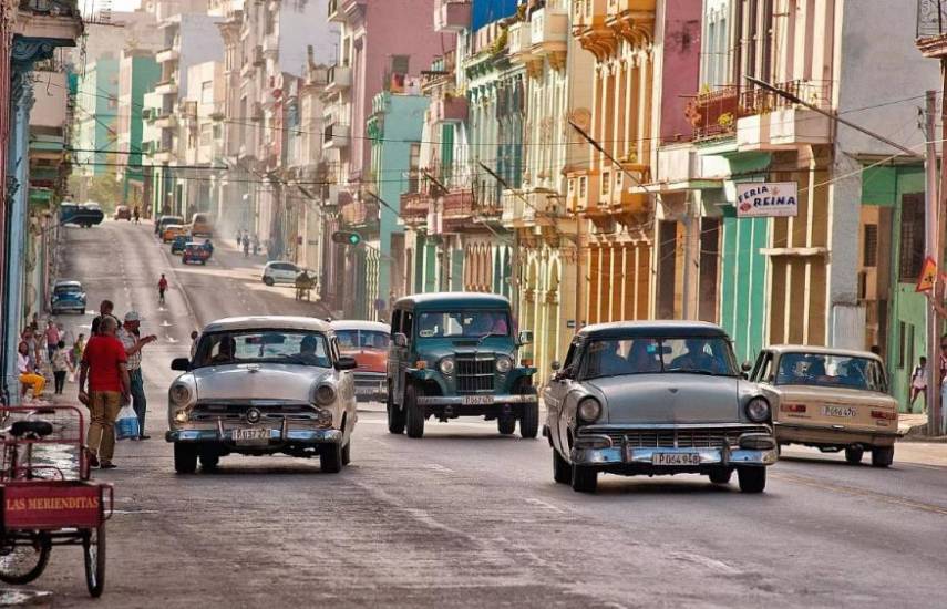 ADNCuba | Cubanos experimentan primeros efectos negativos del alza en gasolina.