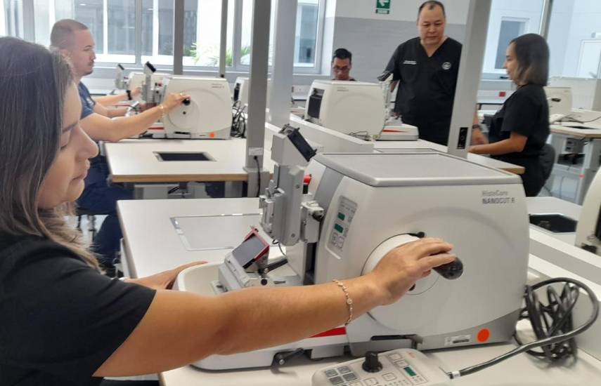 Resultados en tiempo récord en nuevo laboratorio de patología en la Ciudad de la Salud