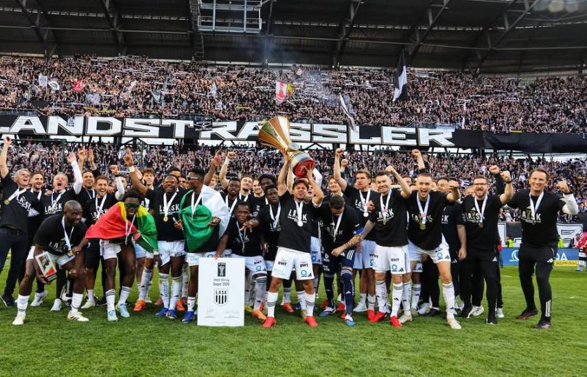Andrade levanta la Copa de Austria