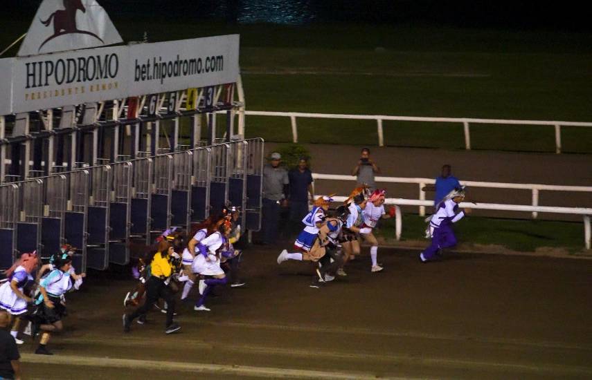 Cosplayers se tomaron el hipódromo