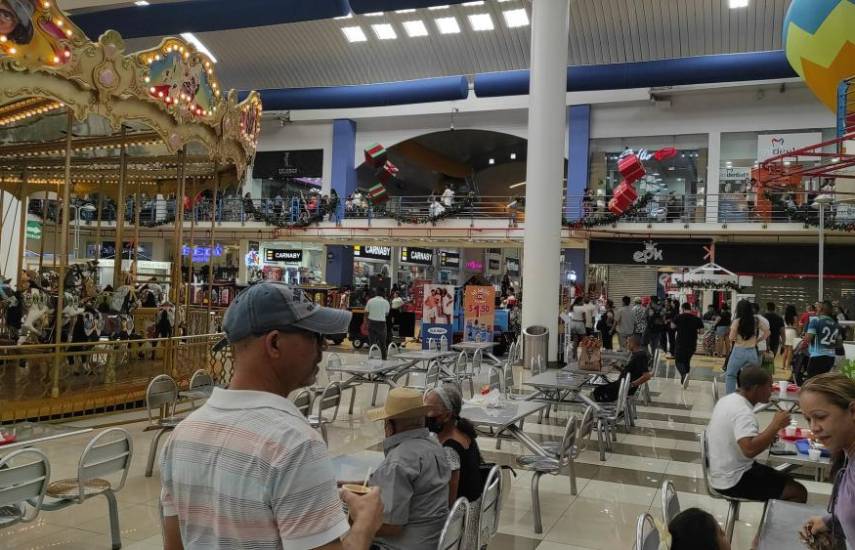 Albrook Mall opera con normalidad, Policía detiene 10 personas por riña dentro del centro comercial