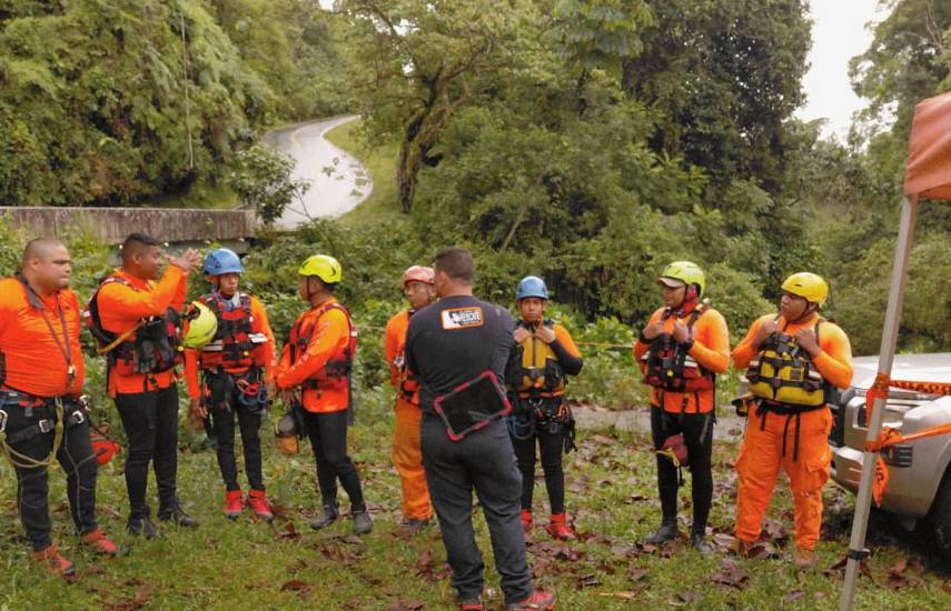 Intensifican búsqueda de desaparecido en el Cañón Macho de Monte en Chiriquí