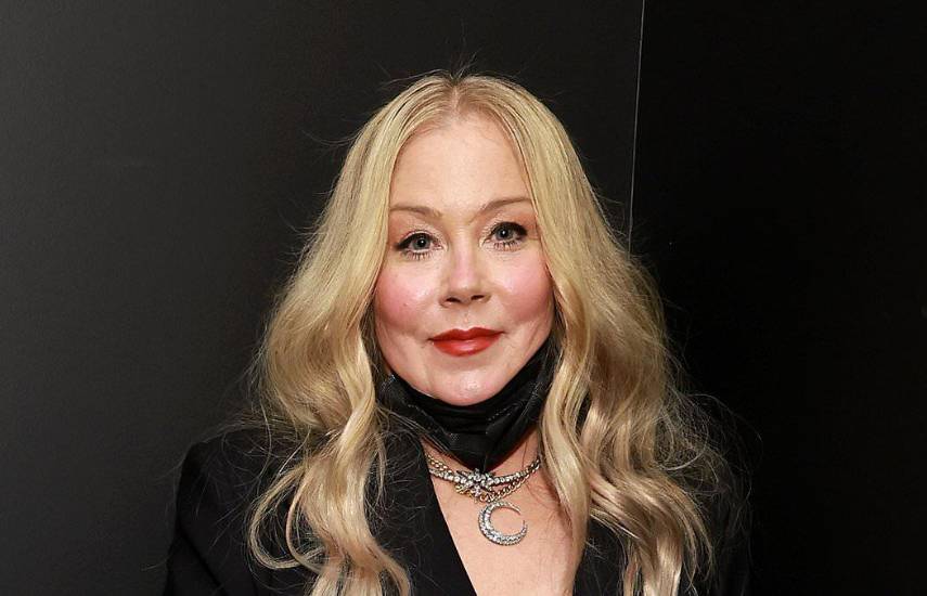 Christina Applegate dice que fue diagnosticada erróneamente con esclerosis múltiple
