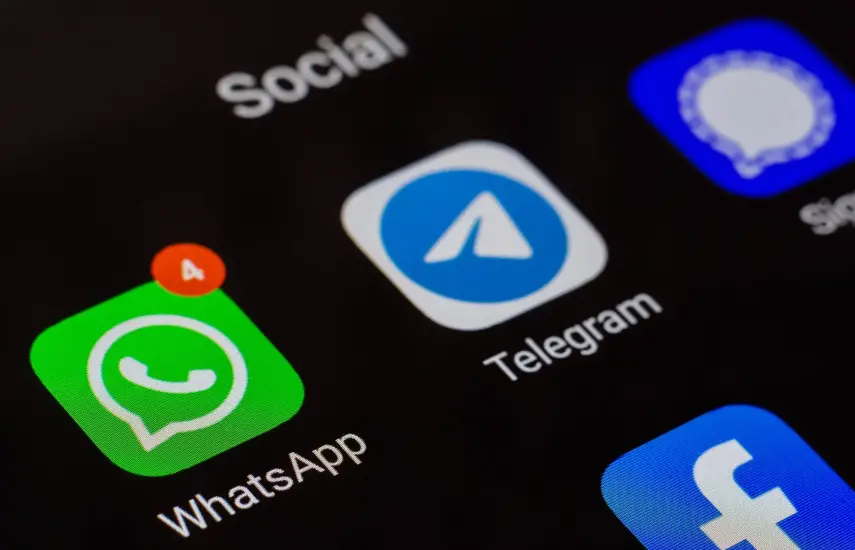 WhatsApp se prepara para introducir la interoperabilidad que permitirá comunicarse con Telegram y Signal