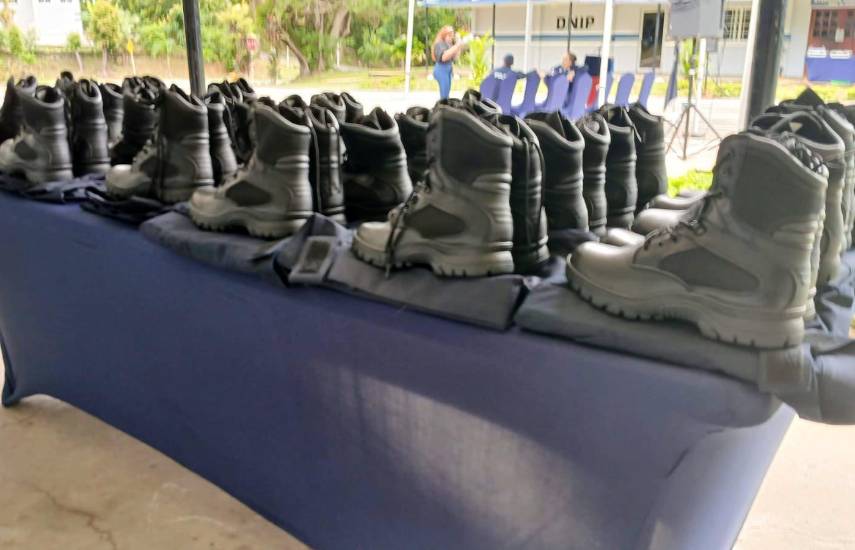 Minseg: Veinte empresas están interesadas en proveer uniformes y botas a la Policía Nacional