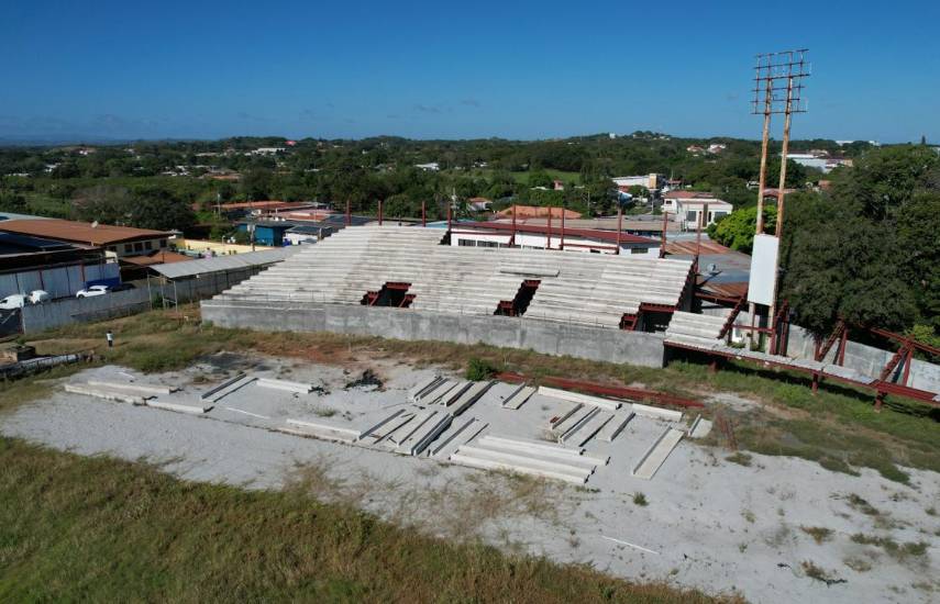 El Gobierno Nacional reactiva los trabajos de reconstrucción del estadio Rico Cedeño, para inaugurarlo este año