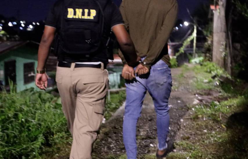 Aprehenden a presuntos miembros de pandilla que operaba en San Miguelito
