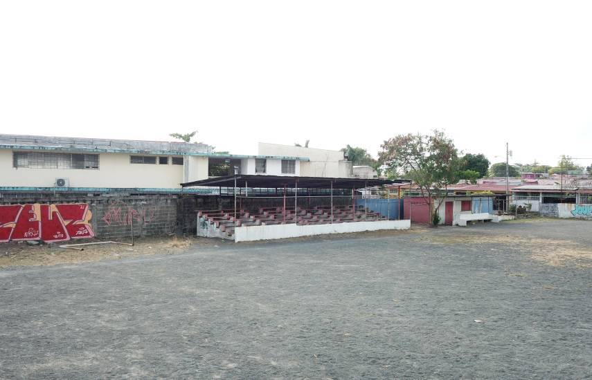 Las Acacias contará con moderna cancha deportiva financiada con fondos de la descentralización