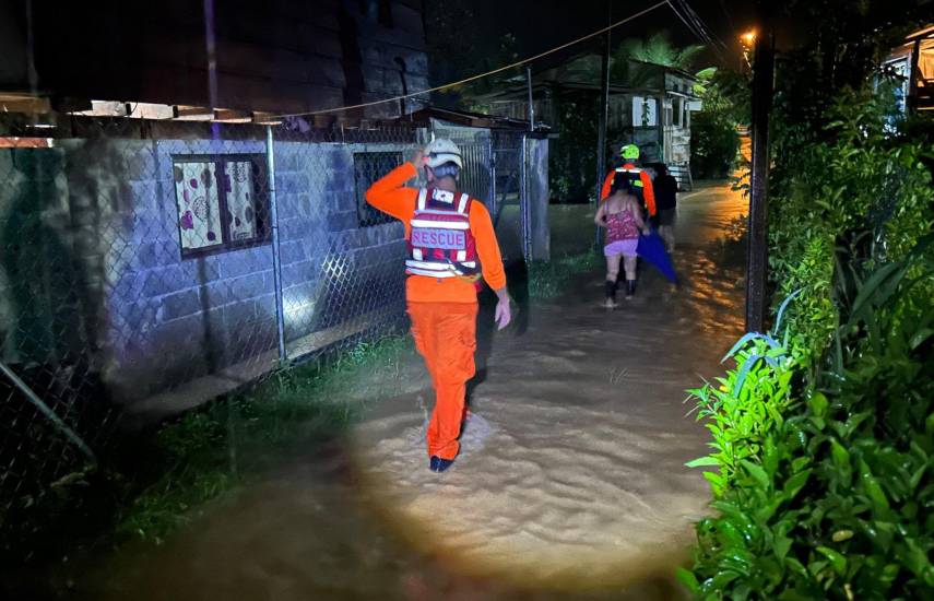 Suspenden clases este lunes en Bocas del Toro por intensas lluvias y crecidas de ríos